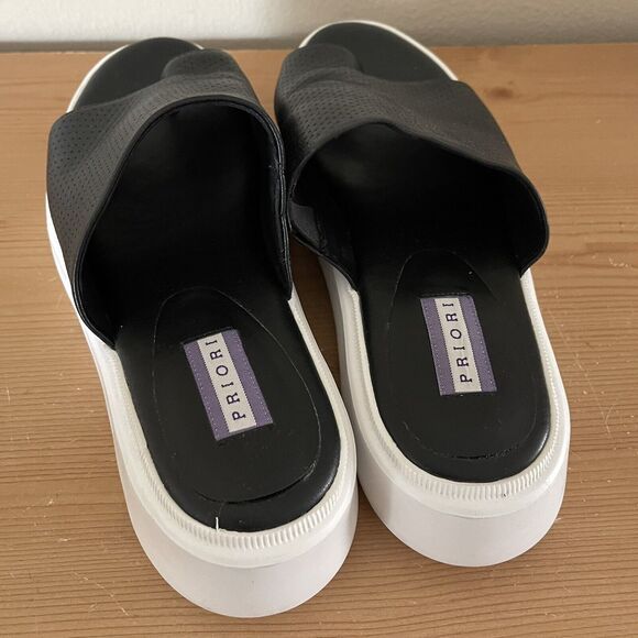 Priori Chunky Slide Sandals Womens Size 7 White Platform Toe Loop Black Leather - Picture 2 of 8
